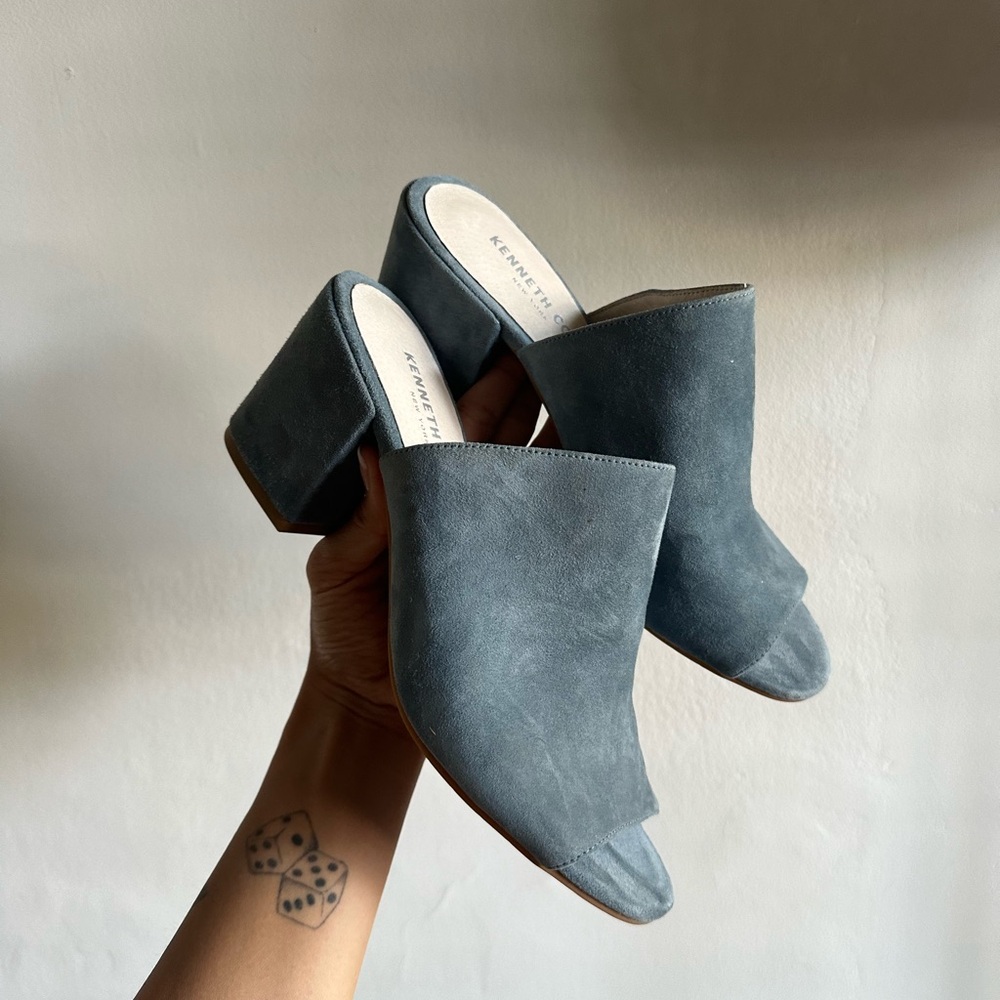 Kenneth Cole Peep Toe Suede Heels Womens 6.5